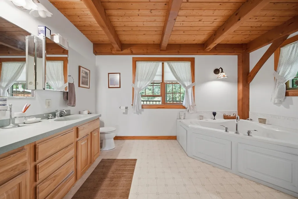 340 Cobble Hill Road Swanzey NH 03446