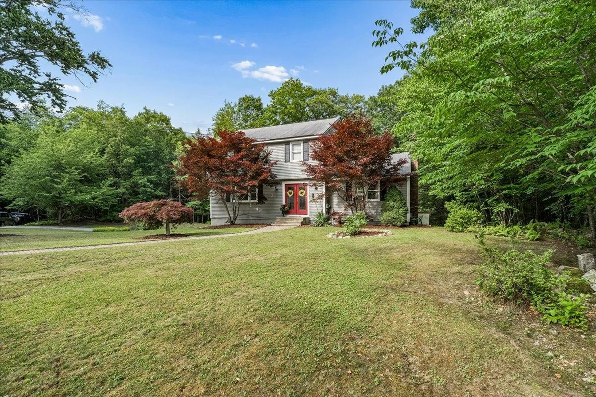 21 Nathaniel Drive Amherst NH 03031