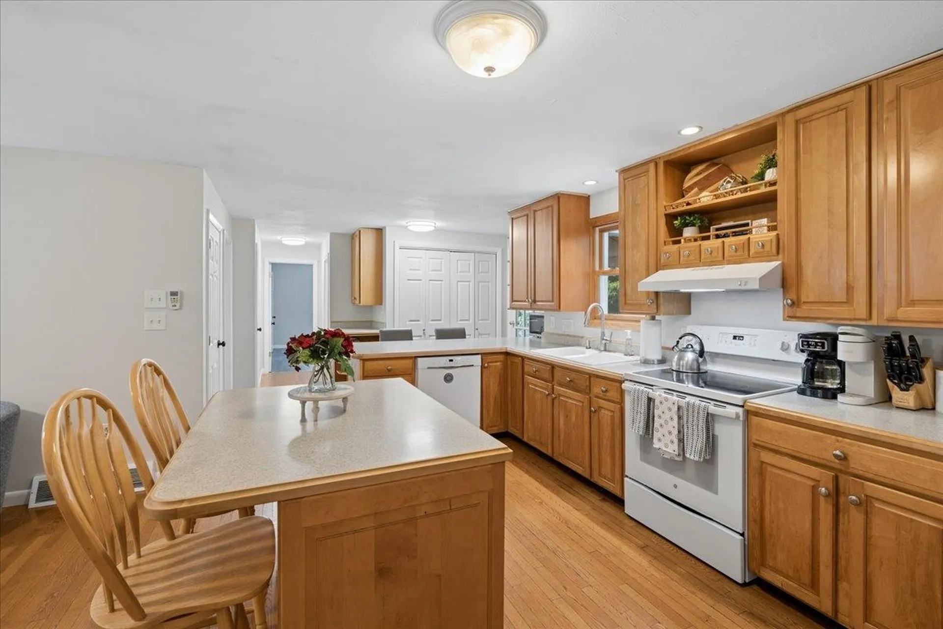 21 Nathaniel Drive Amherst NH 03031