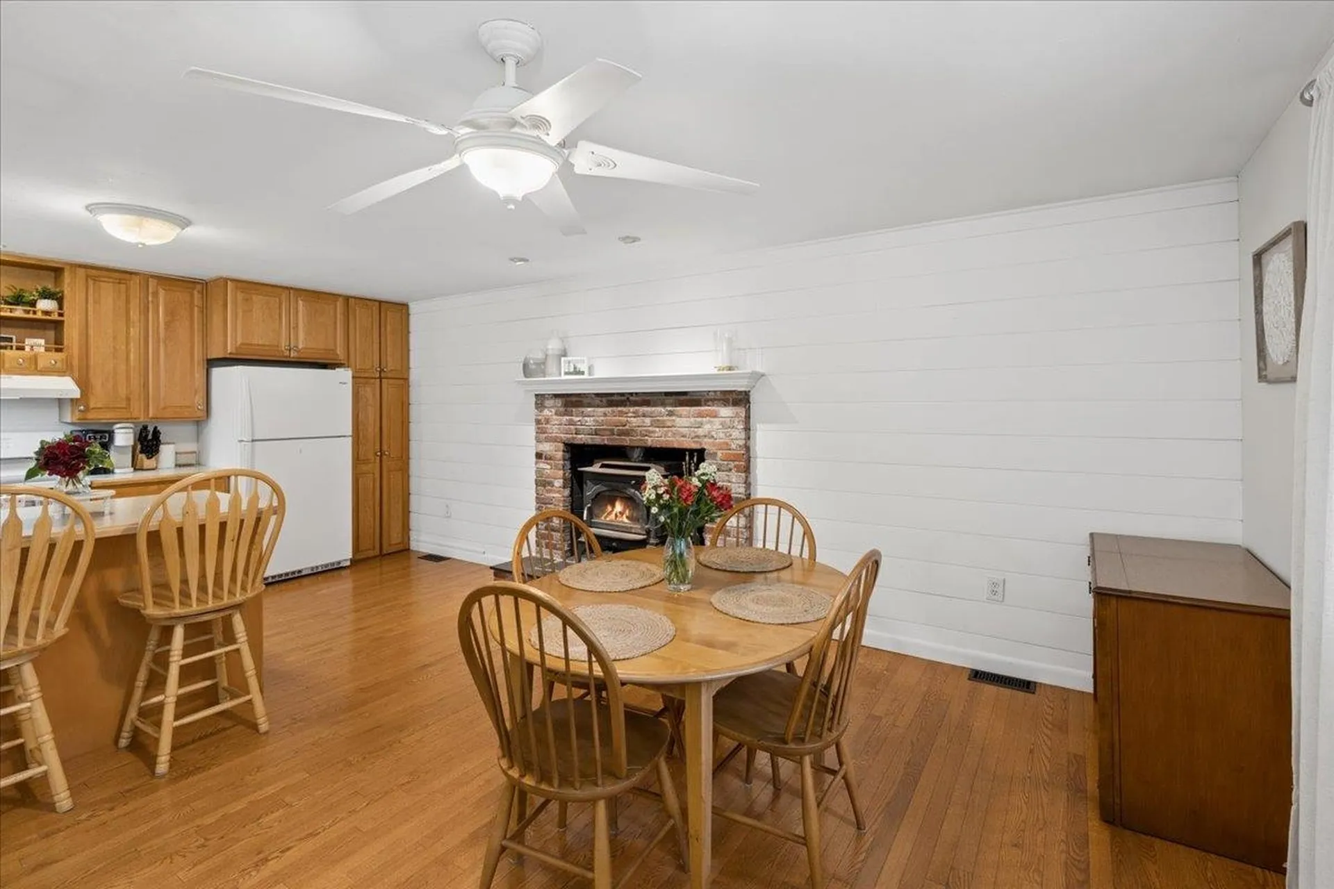 21 Nathaniel Drive Amherst NH 03031