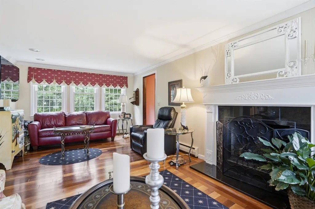 9 Whitman Road Nashua NH 03062