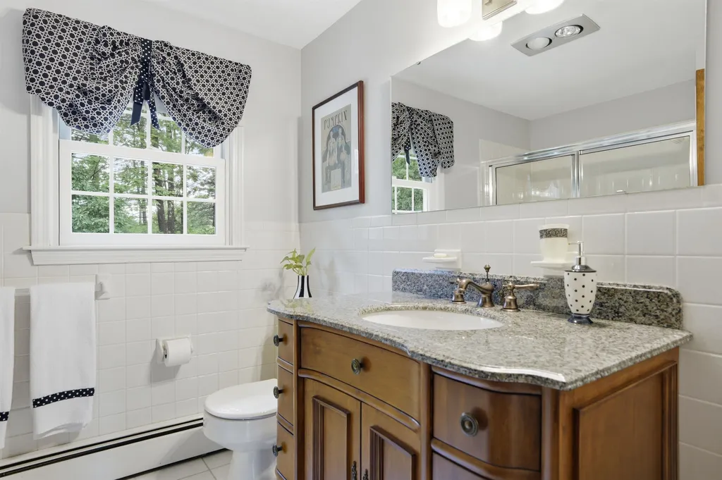 9 Whitman Road Nashua NH 03062