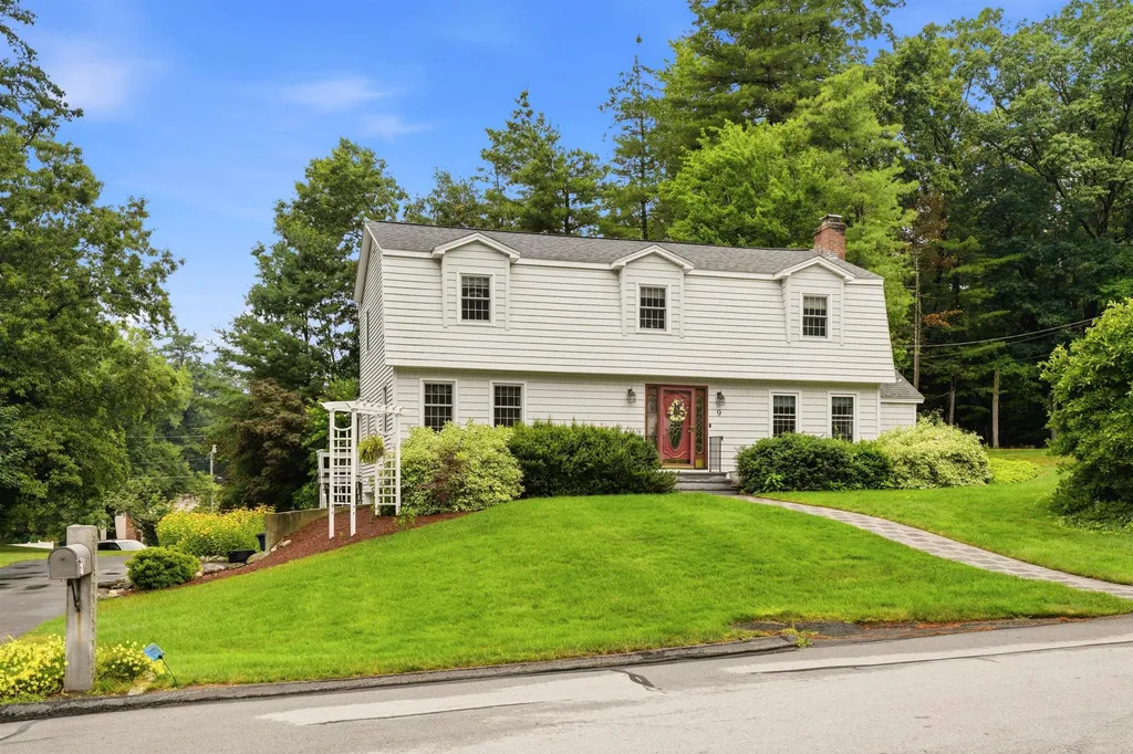 9 Whitman Road Nashua NH 03062