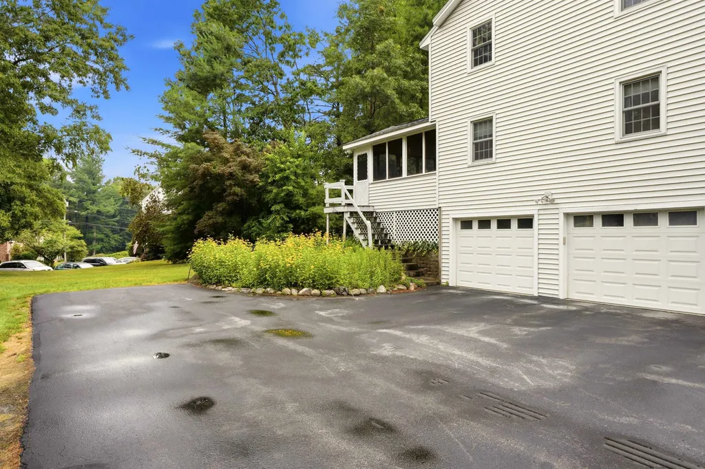 9 Whitman Road Nashua NH 03062