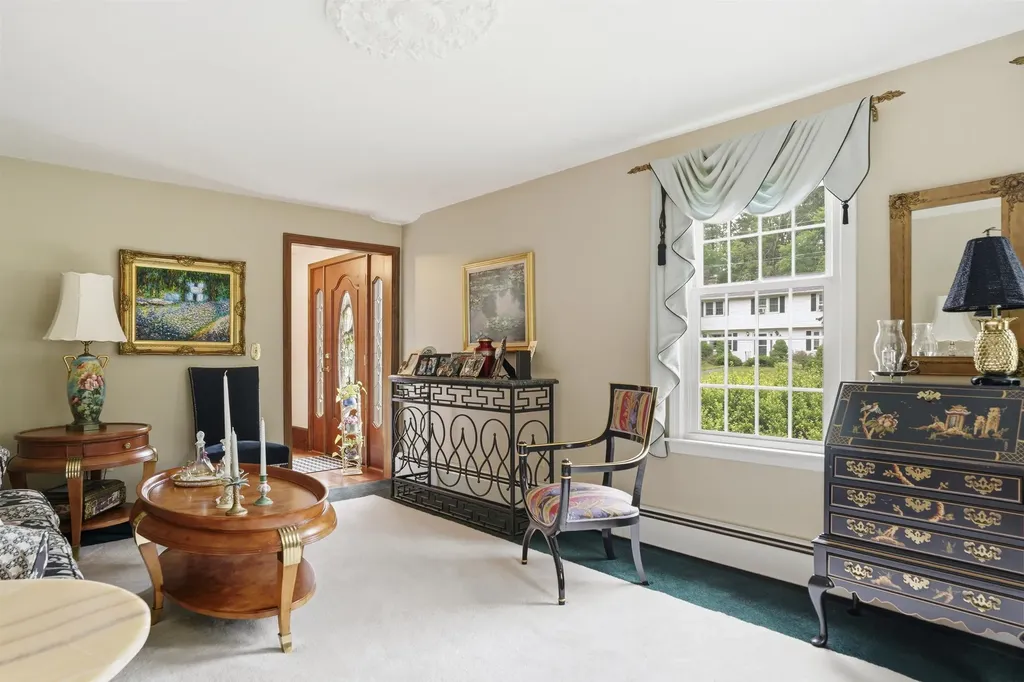 9 Whitman Road Nashua NH 03062