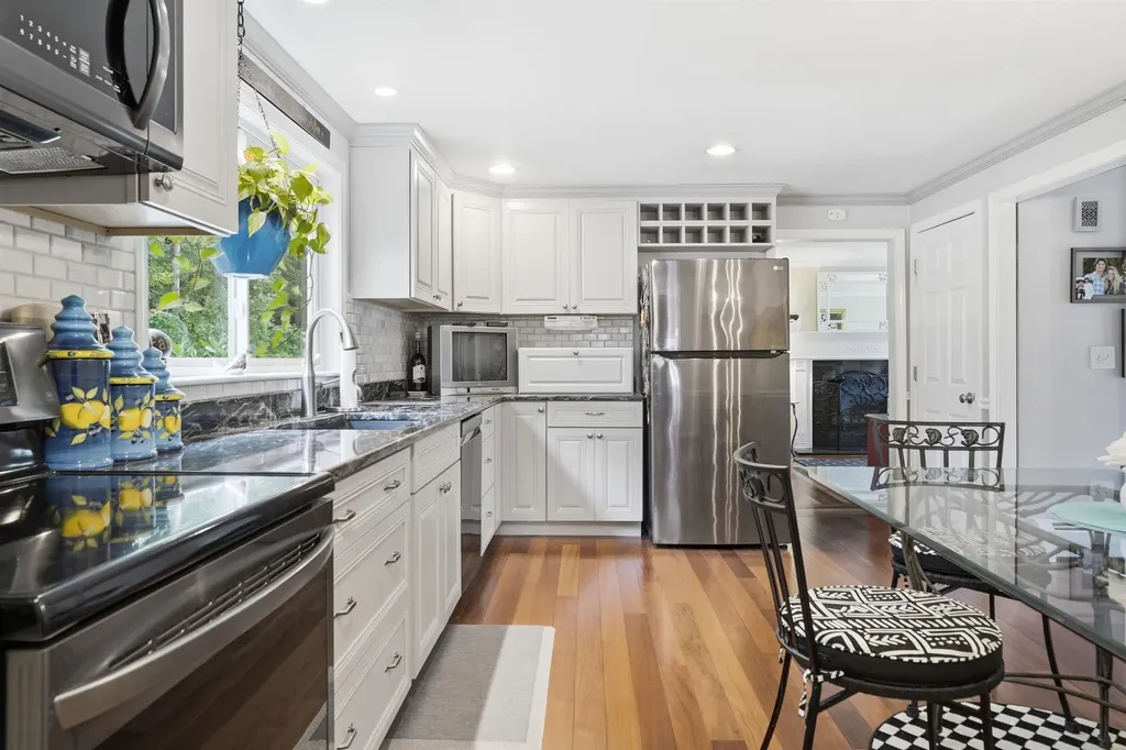 9 Whitman Road Nashua NH 03062