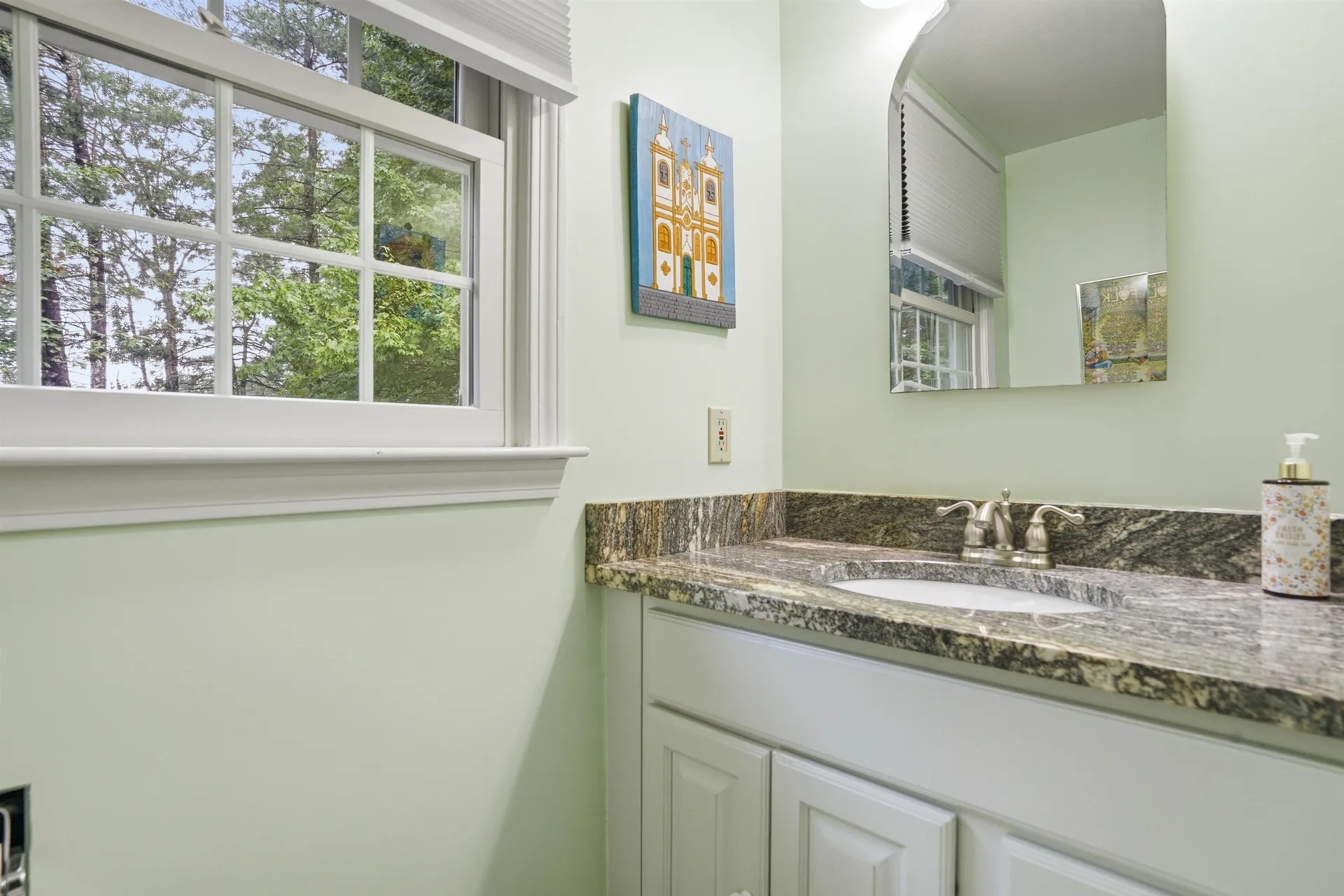 9 Whitman Road Nashua NH 03062