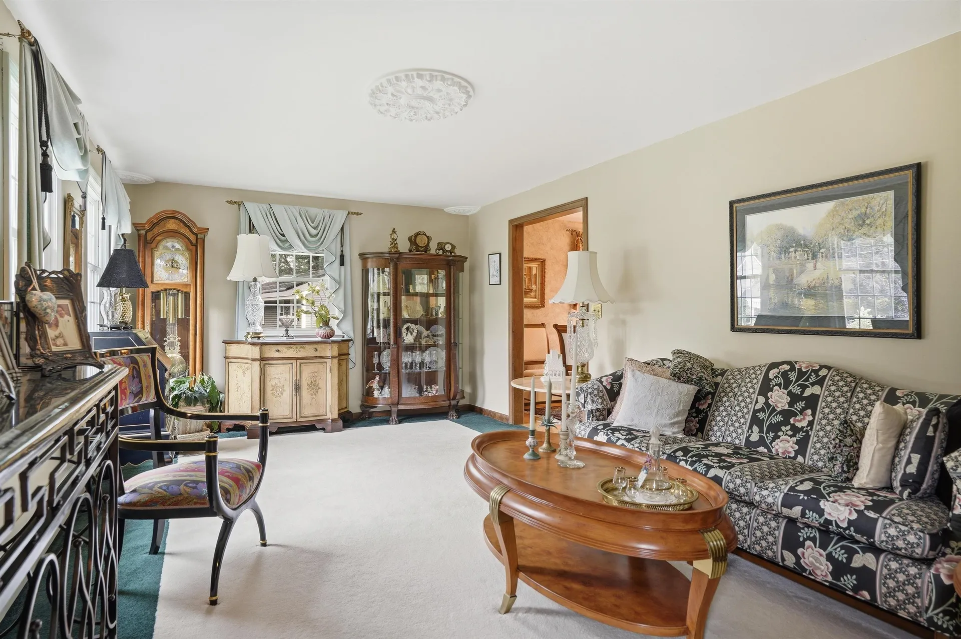 9 Whitman Road Nashua NH 03062