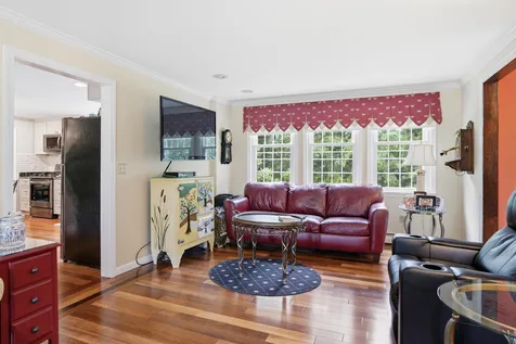 9 Whitman Road Nashua NH 03062