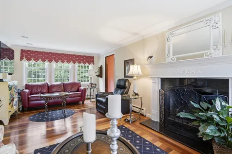 9 Whitman Road Nashua NH 03062
