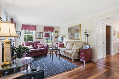 9 Whitman Road Nashua NH 03062