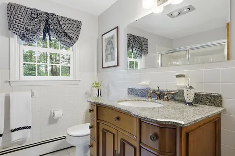 9 Whitman Road Nashua NH 03062