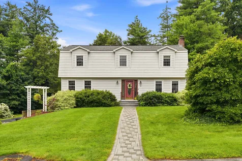 9 Whitman Road Nashua NH 03062