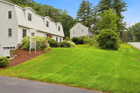 9 Whitman Road Nashua NH 03062
