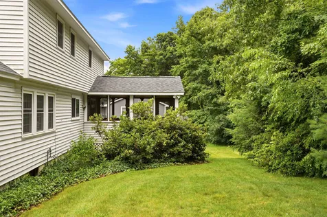 9 Whitman Road Nashua NH 03062