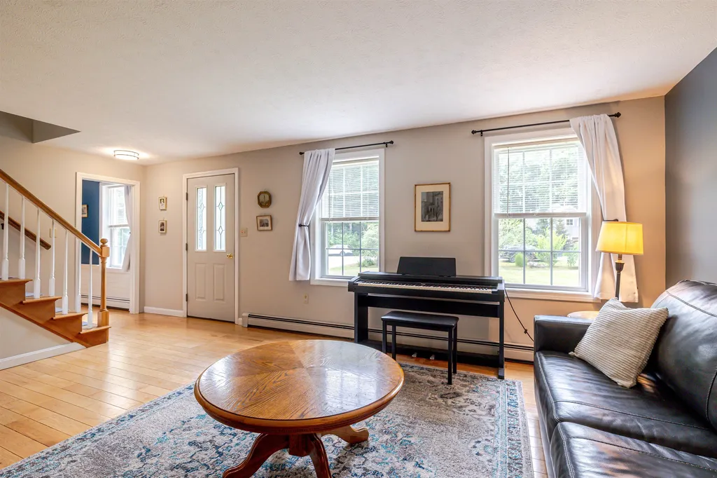 39 Lantern Lane Hooksett NH 03106