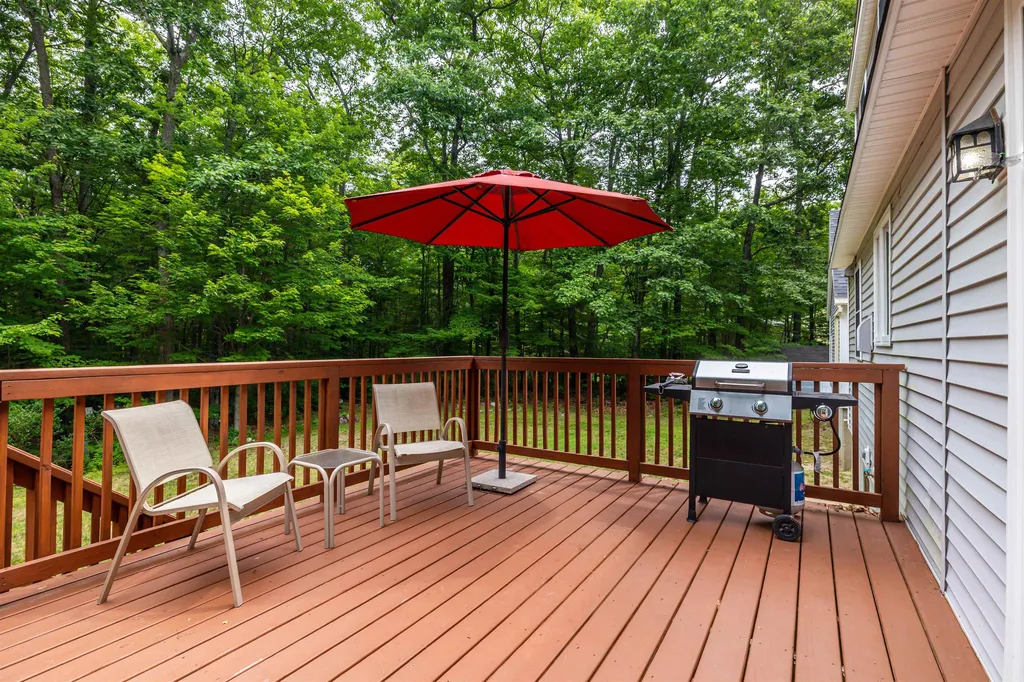 39 Lantern Lane Hooksett NH 03106