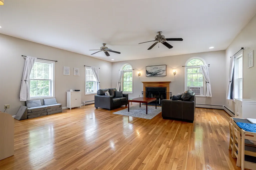 39 Lantern Lane Hooksett NH 03106