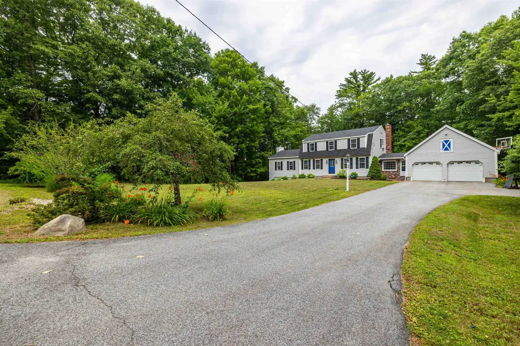 39 Lantern Lane Hooksett NH 03106