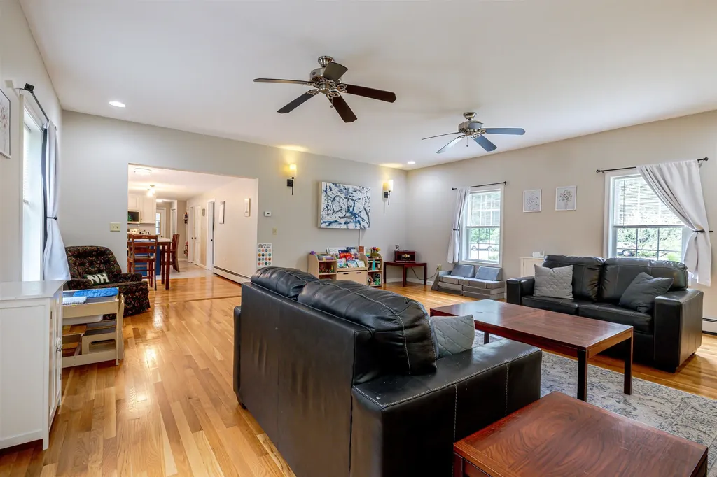 39 Lantern Lane Hooksett NH 03106