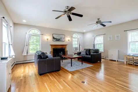 39 Lantern Lane Hooksett NH 03106