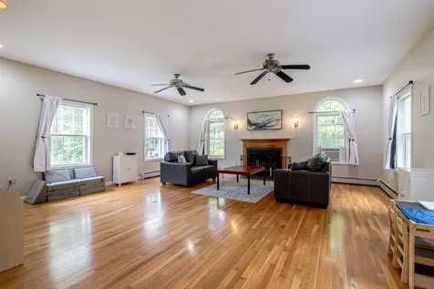 39 Lantern Lane Hooksett NH 03106