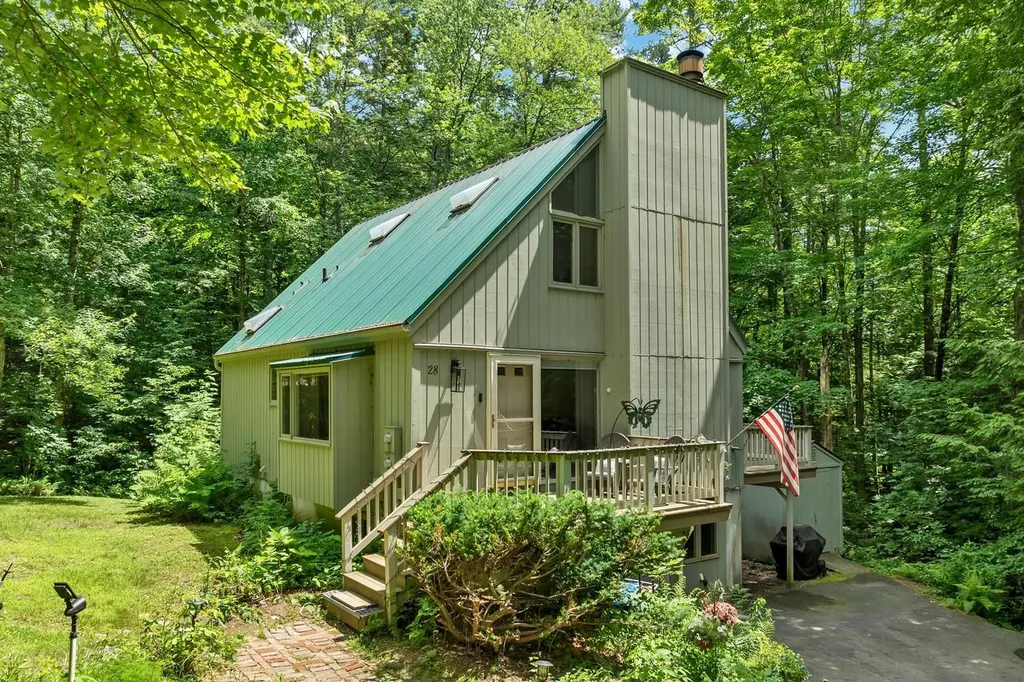 28 Cold Spring Road Thornton NH 03825