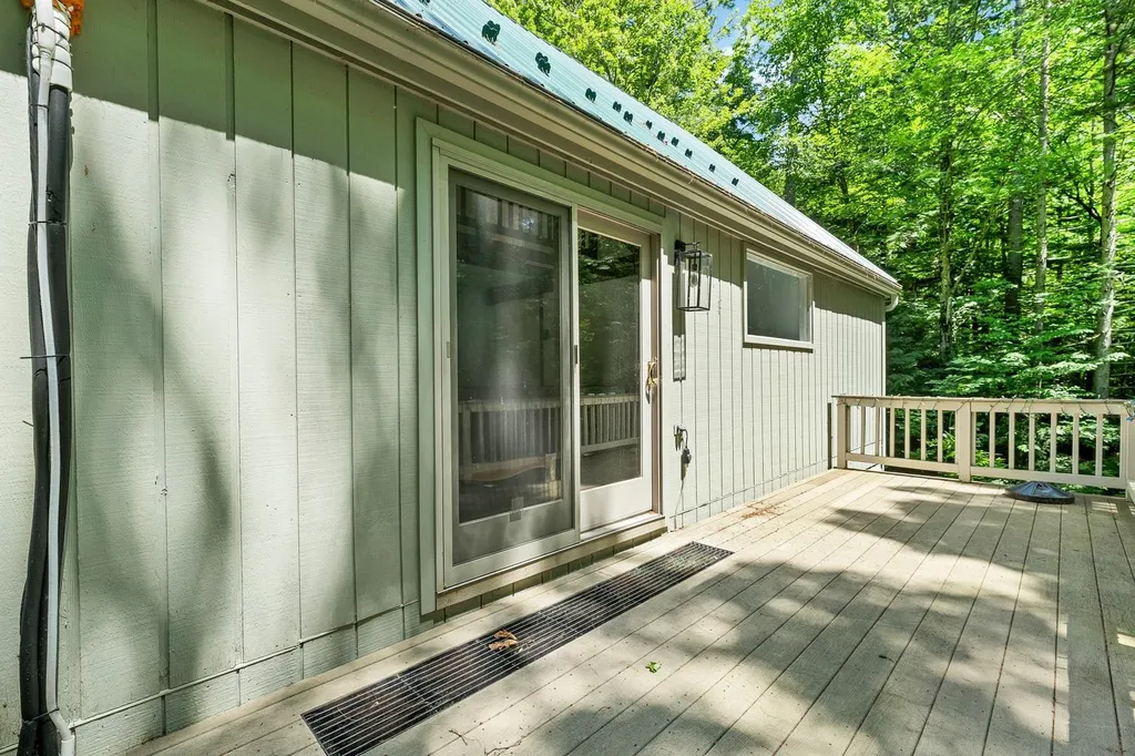 28 Cold Spring Road Thornton NH 03825