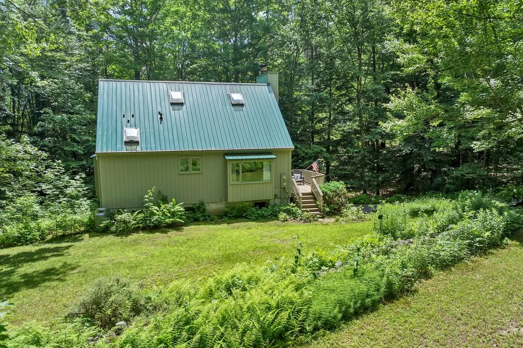 28 Cold Spring Road Thornton NH 03825