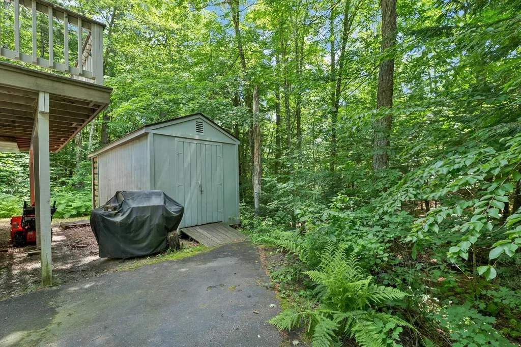 28 Cold Spring Road Thornton NH 03825