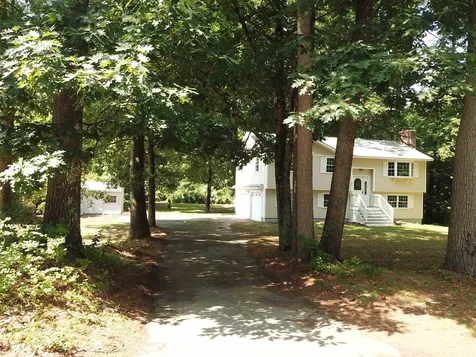 26 Davidson Avenue Merrimack NH 03054