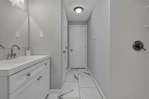 26 Davidson Avenue Merrimack NH 03054
