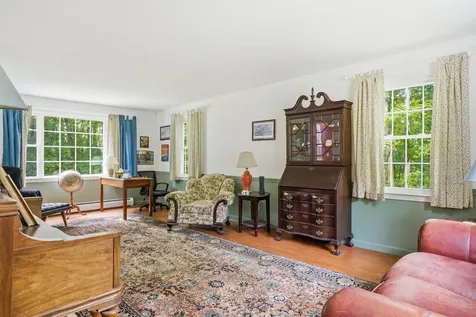 72 Old Farm Road Bedford NH 03110