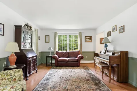 72 Old Farm Road Bedford NH 03110