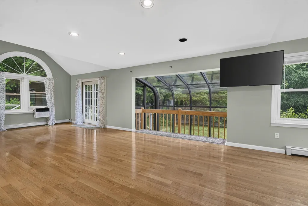 12 Ryan Road Goffstown NH 03045