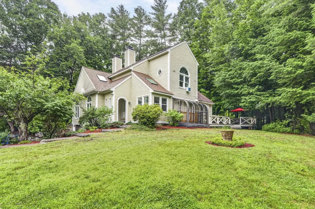 12 Ryan Road Goffstown NH 03045