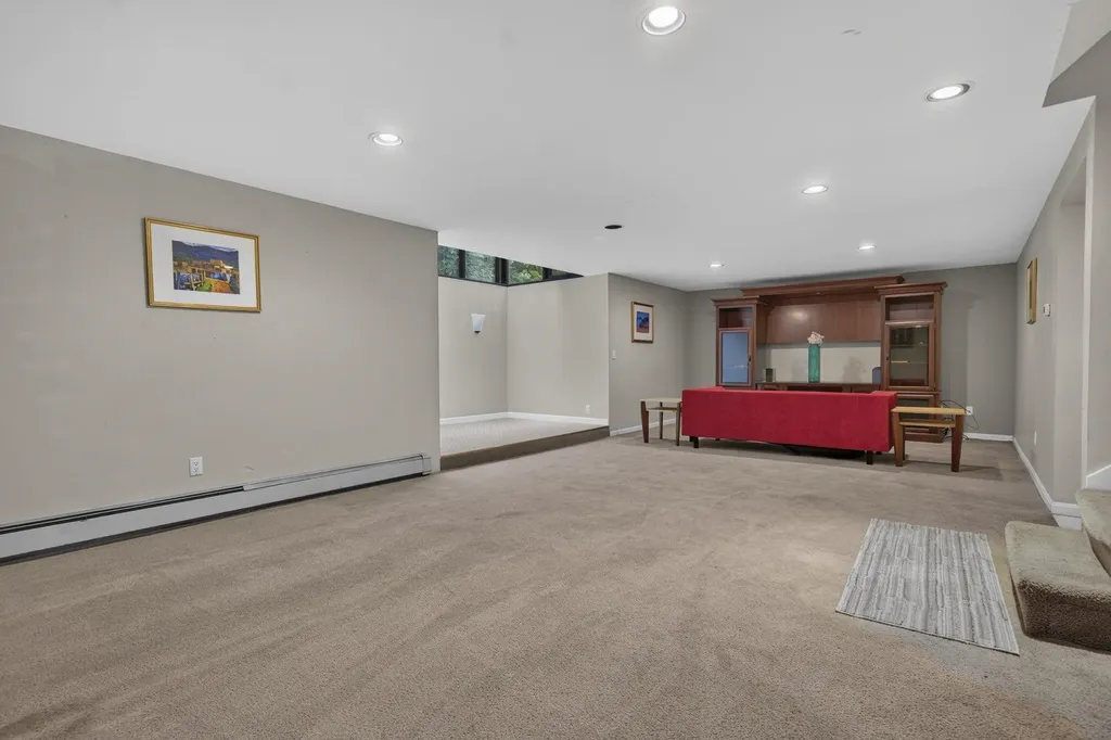 12 Ryan Road Goffstown NH 03045