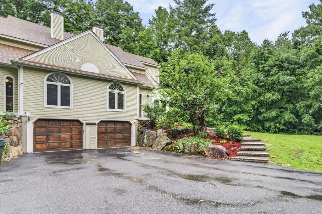 12 Ryan Road Goffstown NH 03045