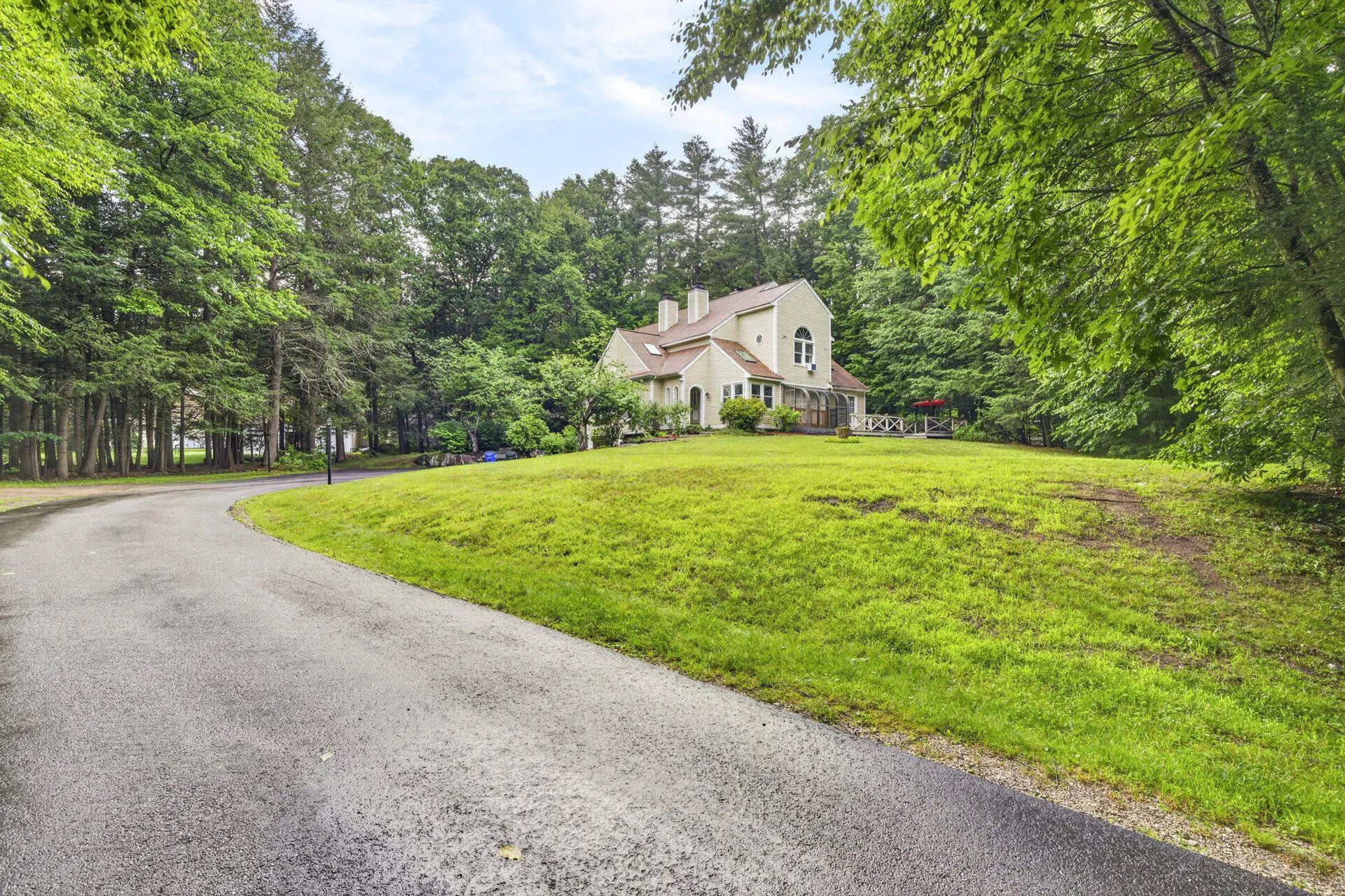 12 Ryan Road Goffstown NH 03045