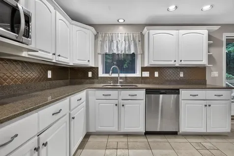 12 Ryan Road Goffstown NH 03045