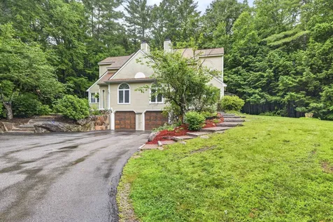 12 Ryan Road Goffstown NH 03045