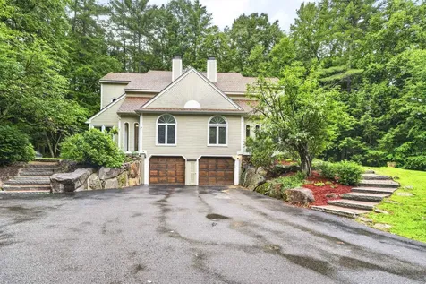 12 Ryan Road Goffstown NH 03045