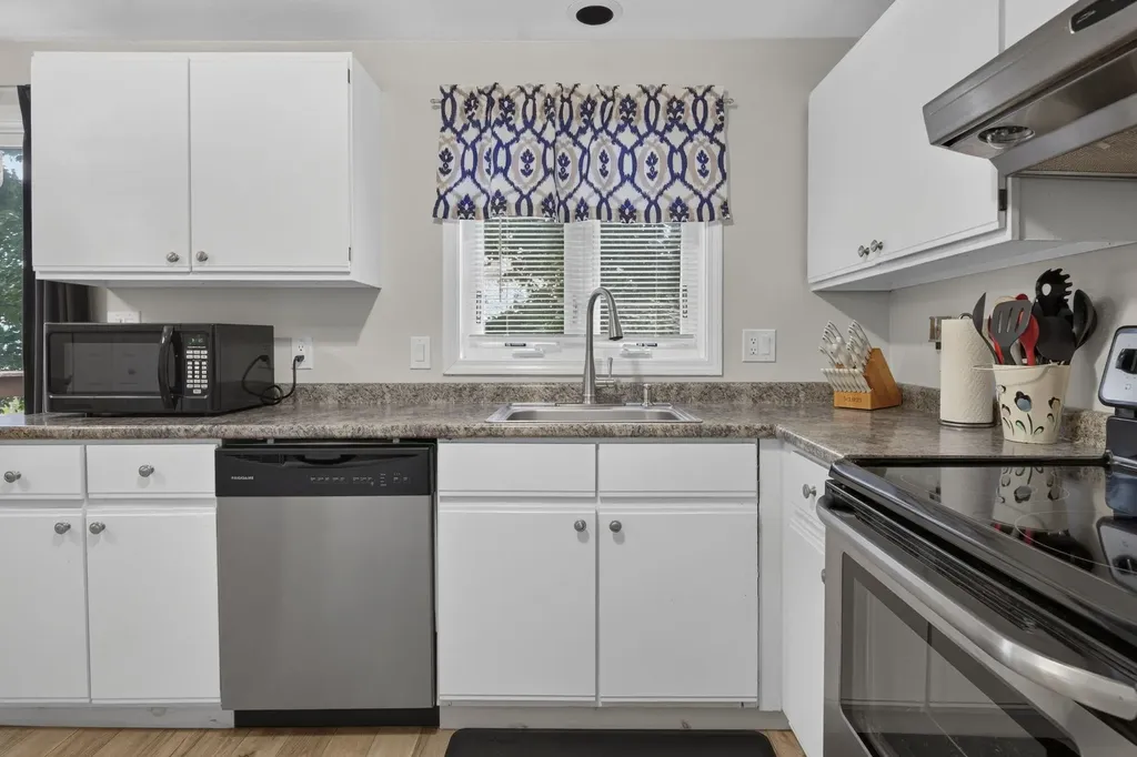 95 Harbor Avenue Nashua NH 03060