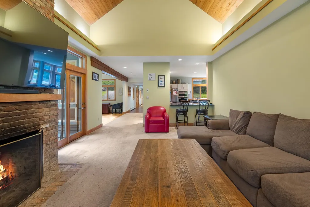 144 High Meadow Road Winhall VT 05340