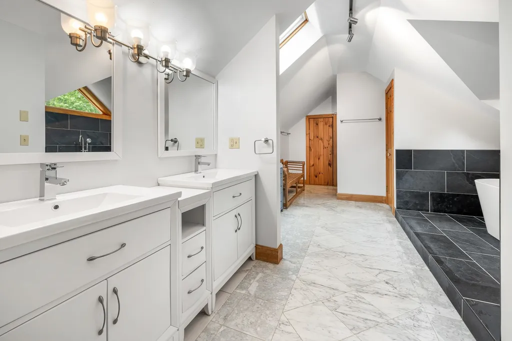 144 High Meadow Road Winhall VT 05340