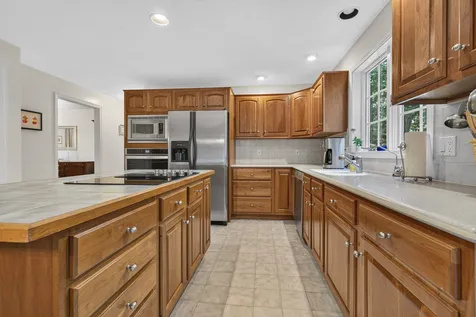 83 Rosewell Road Bedford NH 03110