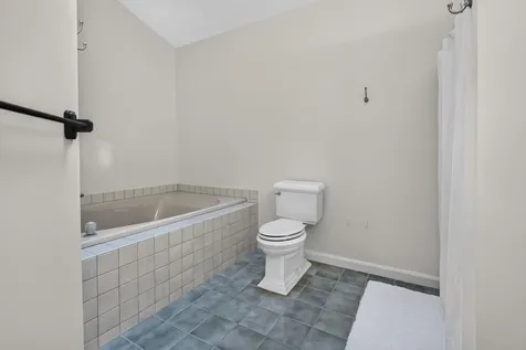 83 Rosewell Road Bedford NH 03110