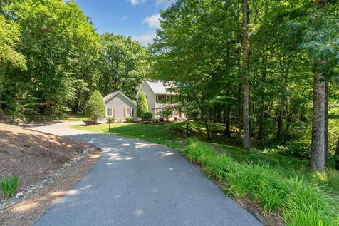 83 Rosewell Road Bedford NH 03110