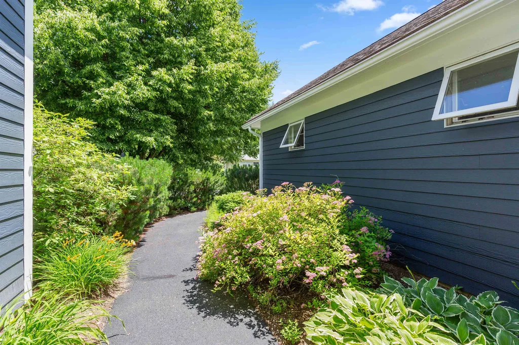 26 Fountain Way Lebanon NH 03784