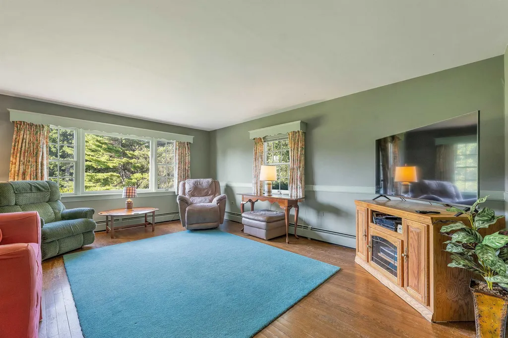 825 North Line Road Tuftonboro NH 03816